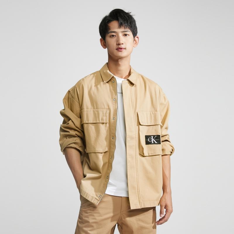Calvin Klein Квадратный воротник с надписью Рабочая одежда Повседневная рубашка с длинным рукавом Мужские рубашки цвета хаки J322476