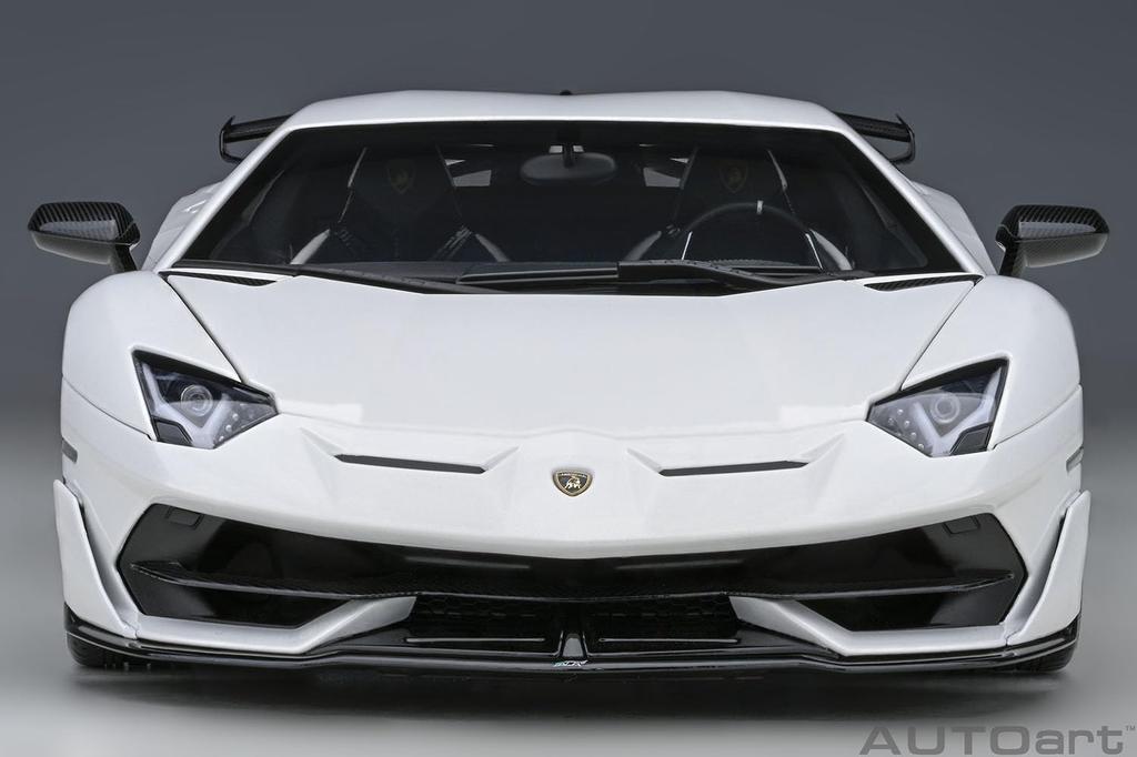 AUTOart Lamborghini Aventador SVJ Pearl White Готовый продукт 1/18