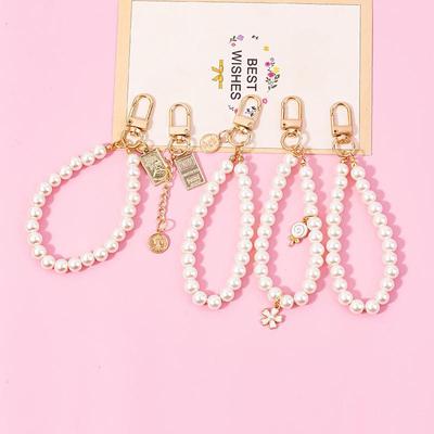 Брелок с жемчугом в стиле ретро: Современный простой подвесной сплав в стиле ароматизатора для сумок и телефонов