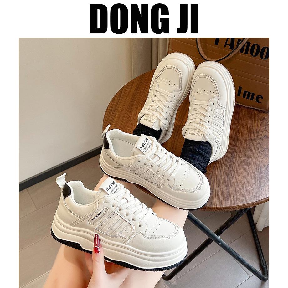 Весна 2025 года, новая тенденция, легкая повседневная обувь, мягкая подошва, модные универсальные спортивные туфли на платформе, белые туфли для женщин