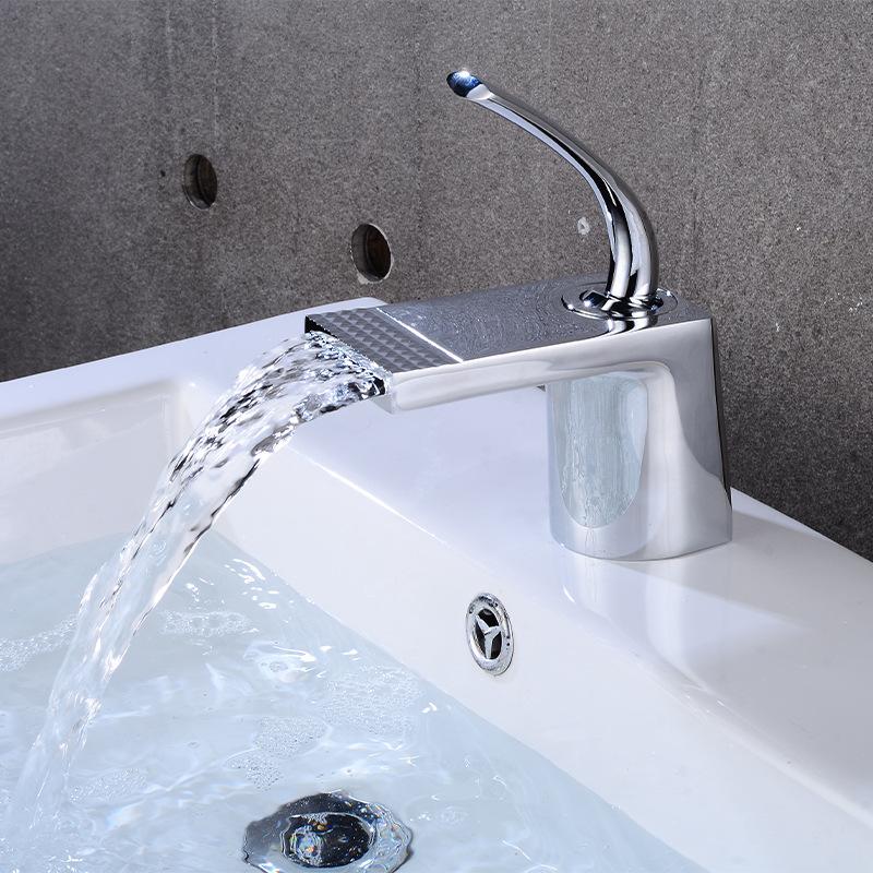 Смесители для раковины Белое золото Смеситель для ванной Горячий и холодный Смеситель Черная латунь Туалет Раковина Водопроводный кран Водопад