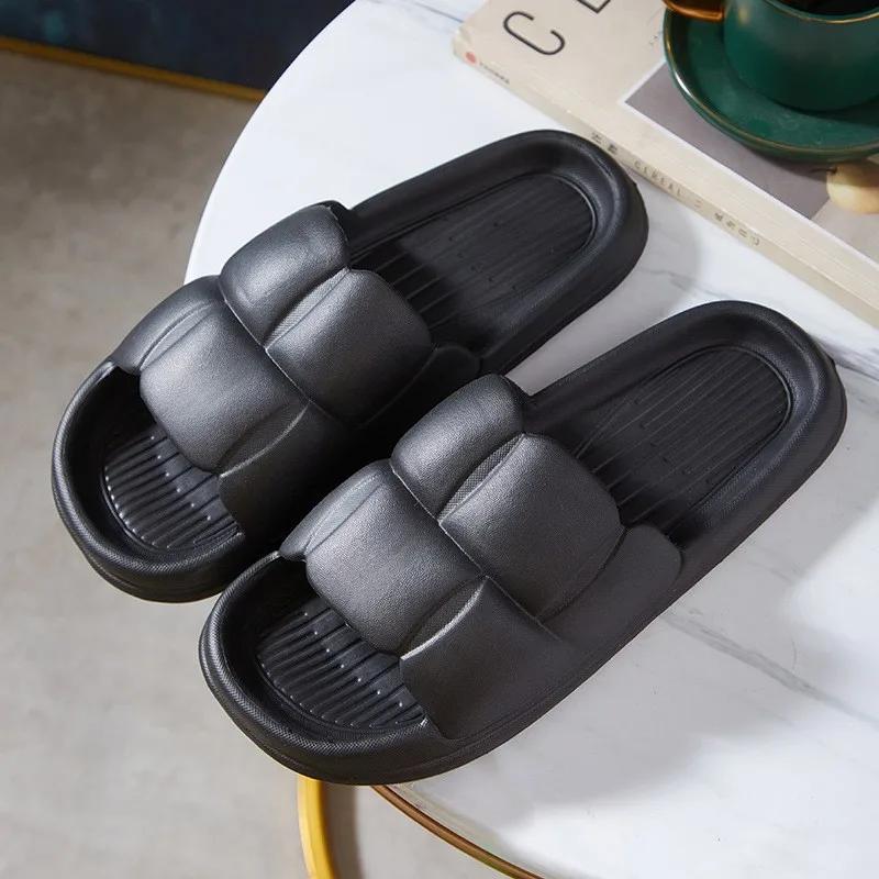 Модные толстые плоские тапочки для ванной комнаты, модные мягкие домашние сандалии из ЭВА, летние нескользящие шлепанцы Chanclas De Hombre