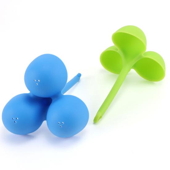 Egg Poacher Food-Grade 3 Holes Temperature Resistance Silicone Egg Cooker Egg Holder Cup Cooking Accessories