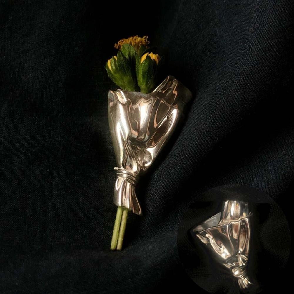 Vintage Flower Insertable Brooch Elegant Luxury Silver Glossy Pin French Style Waterproof Bouquet Brooch Western-style Clothes