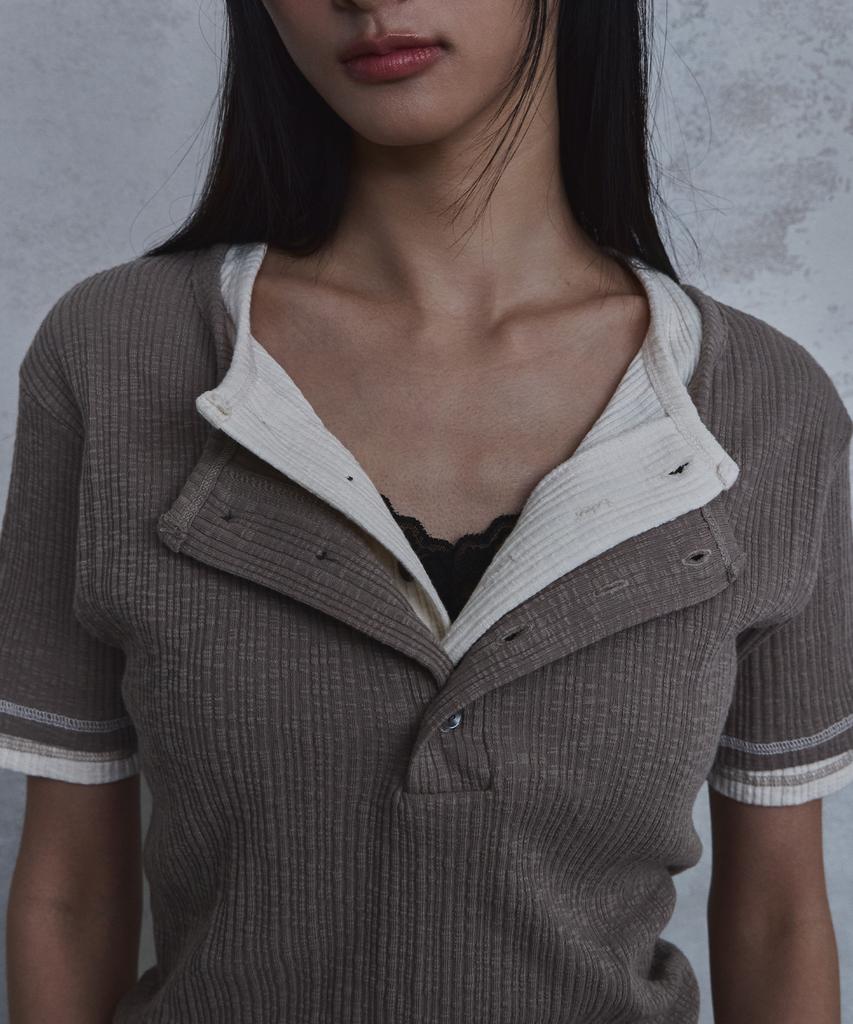 PARADIGMFILM [Ep.02] Slub Layered Henley Neck Knit Top (Beige)