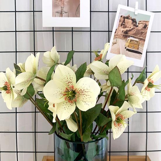 Искусственный цветок Не требует ухода Долговечная красота Реалистичные лепестки Текстура листьев Гибкие ветви Высокая степень имитации Цветок Домашний декор