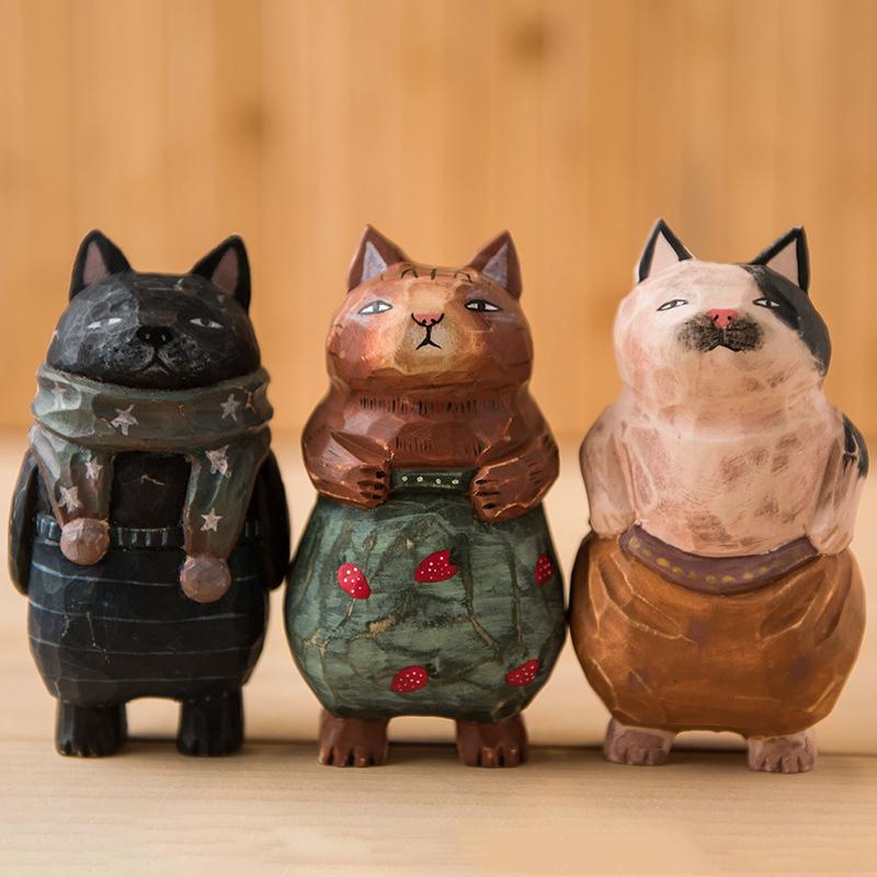 Handmade Cute Cat Wood Carving Ornaments,Painted Wooden Cat Figurines,Wood Cute Cat Desktop Decoration,Lucky Cat Sculpture