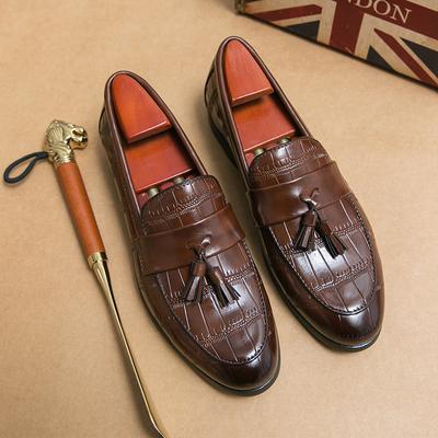 FashionSlip on Модные мужские плоские новые повседневные кожаные мужские мокасины дышащие деловые кожаные мужские повседневные туфли Elegantes Tassel Slip-On