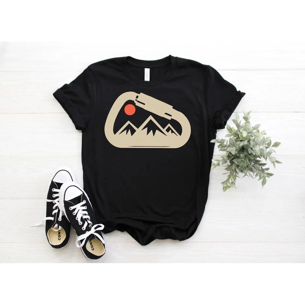 Vintage Rock Climbing Carabiner Mountain T Shirt Hiking Climber Outdoor Adventure Vintage Washed Top For Everyday Wear Graphic