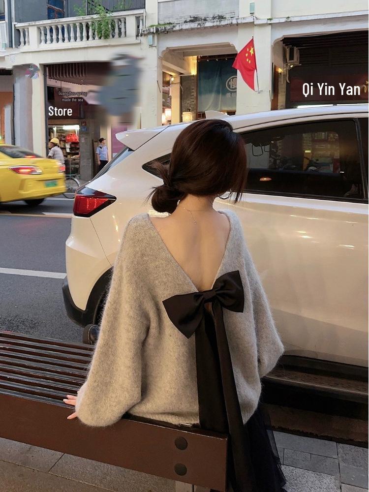 Серый трикотажный свитер-пуловер с бантом в корейском стиле: Модный, Стройнящий, Уличный Стиль для Осенних Женщин