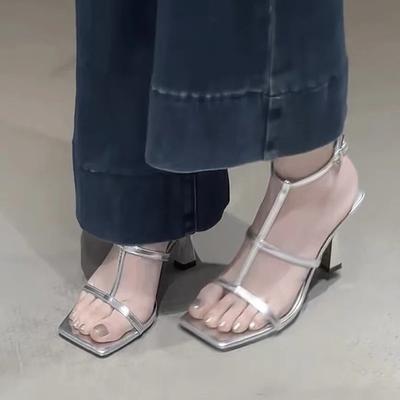 Модные женские сандалии на тонких ремешках с ремешком на щиколотке и пряжкой, роскошные сандалии с квадратным носком и тонким каблуком, женские сандалии на платформе для вечеринок высокого качества