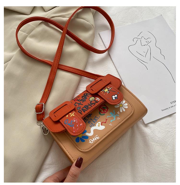 Трендовая женская сумка кроссбоди в стиле колор-блок с граффити - Летняя мода 2023