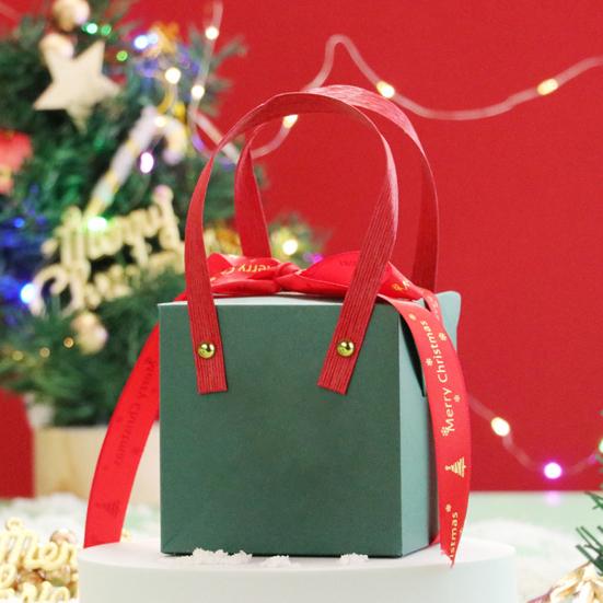 Классическая красная рождественская подарочная коробка с ручкой, бантом, лентой, колокольчиком, декор с буквенным принтом, кубическая упаковочная коробка для подарков