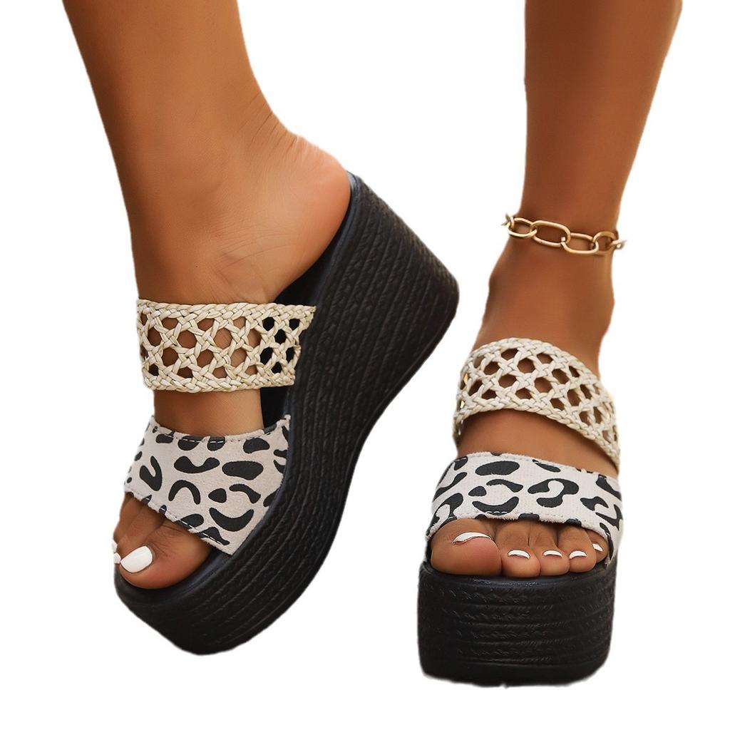 Большие размеры, лето 2024, новые тапочки на танкетке с сандалиями, ажурные пляжные тапочки с леопардовым принтом