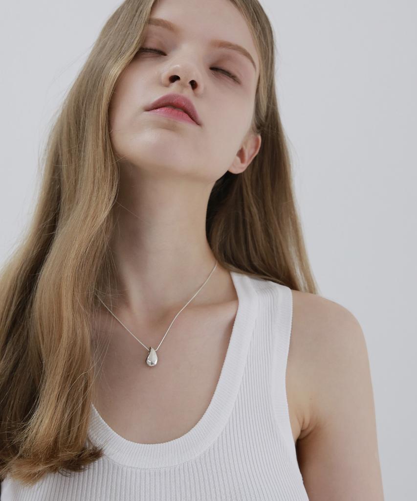 Reindeer Mute Necklace 08