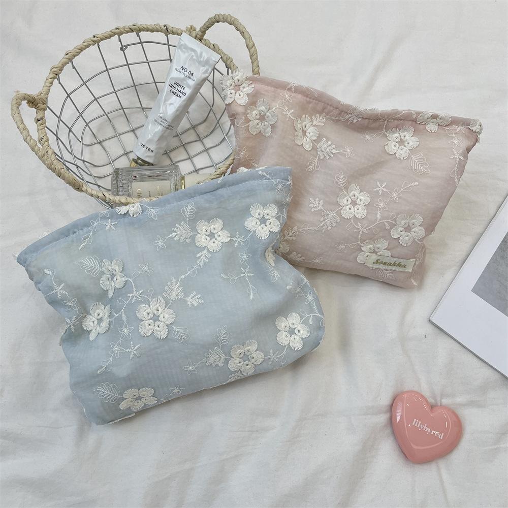 Косметичка с тиснением в виде цветов, большая вместимость, сумка для хранения средств по уходу за кожей, женский клатч, сумка для хранения на молнии