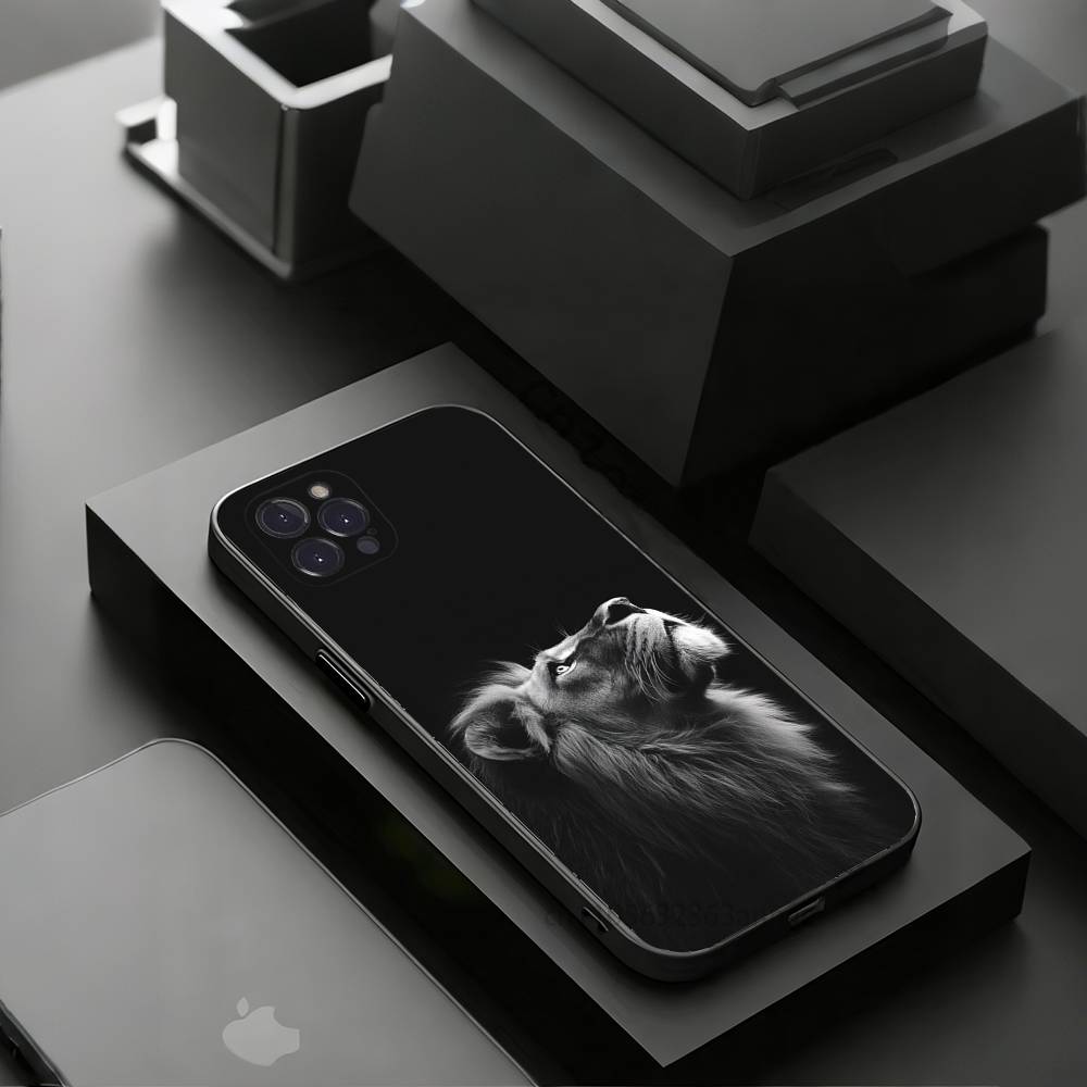 Lion Pattern Phone Cases For iPhone 17 16 15 14 13 12 11 Pro Max Plus Luxury Camera Protection Plastic
