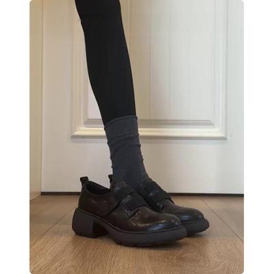 Женские лоферы на платформе 2025 осень новые ретро мода универсальные высокий каблук британский стиль маленькие кожаные туфли одинарная обувь