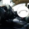 Серый салон автомобиля, панель крыши, ручка, отделка, стабильная и высокая надежность
