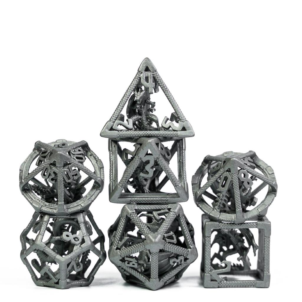 Cusdie Набор кубиков DND из металла с полым драконом, 7 шт., D4-D20, многогранный набор кубиков с железной коробкой для ролевых игр, Pathfinder, настольные игры