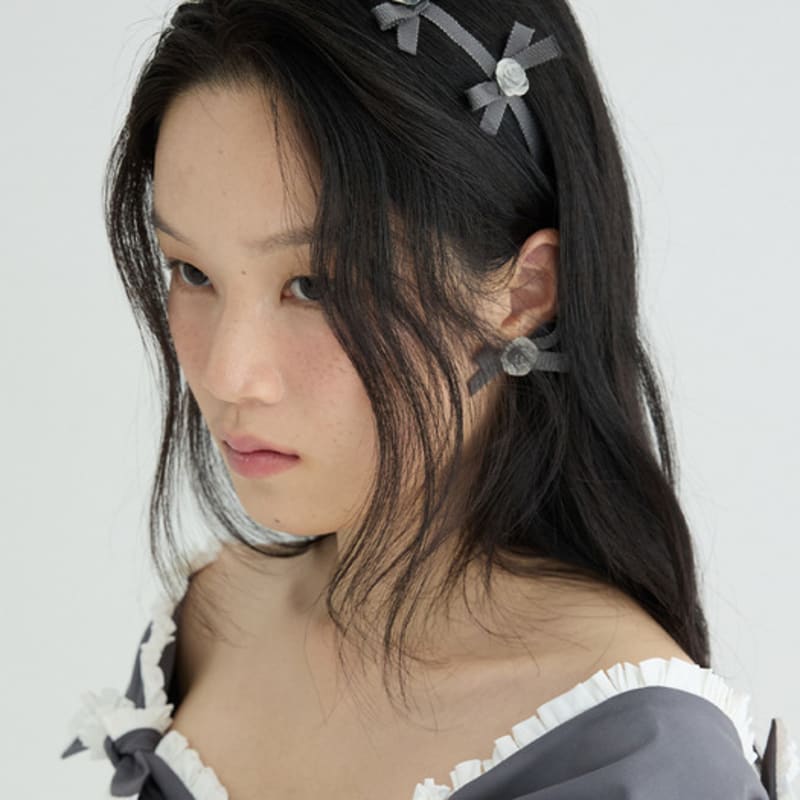 LOVUEE Повязка на голову «Морозная роза» с серыми деталями-бантами