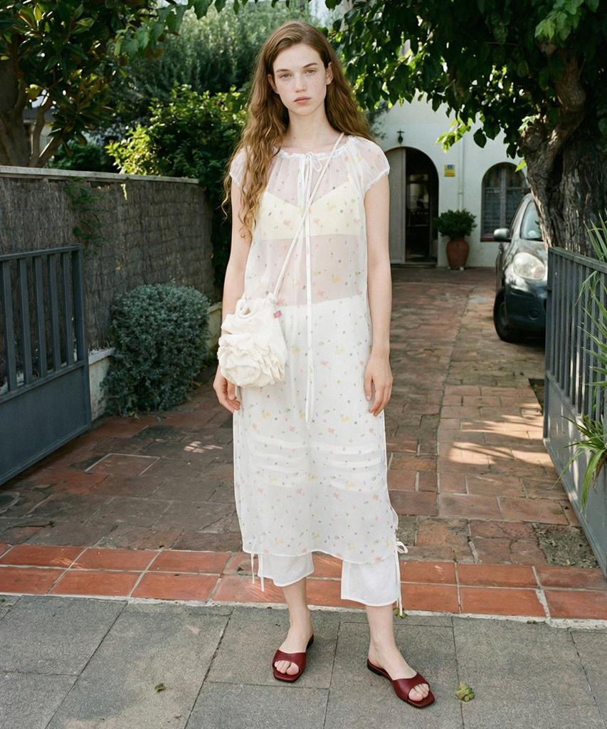 Sinun Pale Flower Long One-Piece (White)