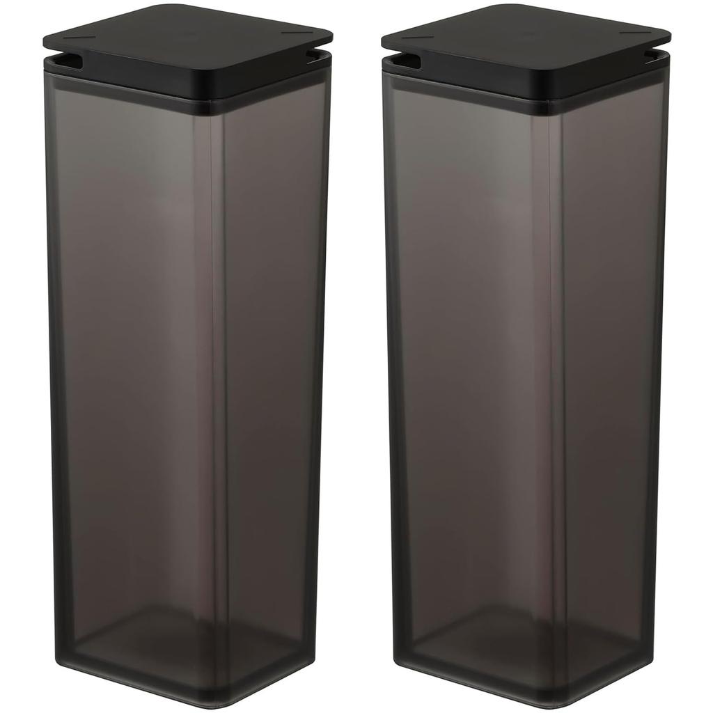 Бутылка для холодной воды Yamazaki Jitsugyo с фильтром для предотвращения разбрызгивания воды, которую можно наливать с обеих сторон кувшина. Тонкая, можно мыть в посудомоечной машине. Холодная вода.