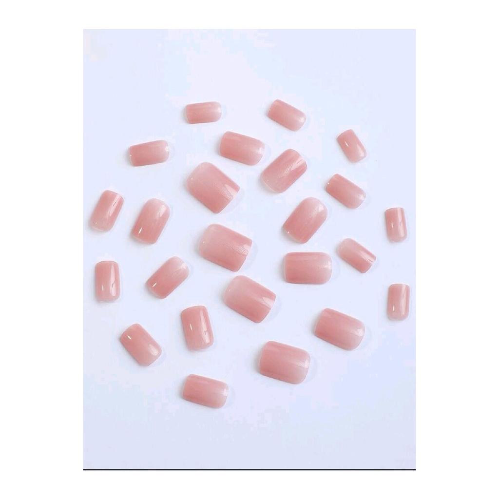 Набор из 24 накладных ногтей