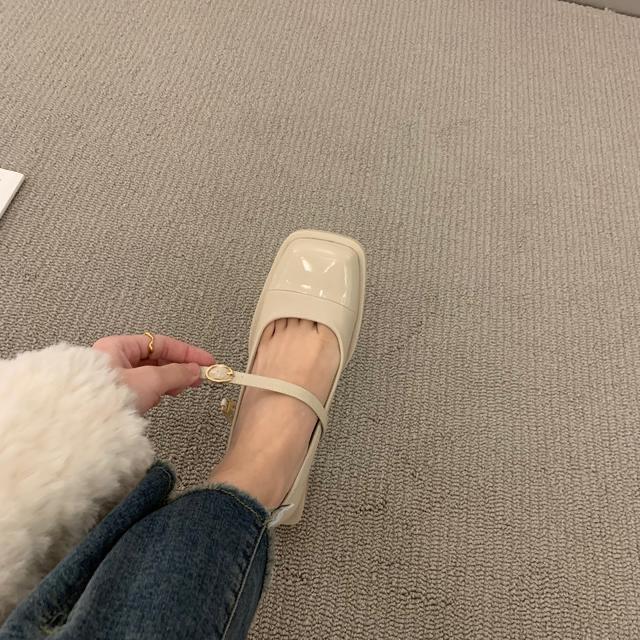 Гонконг Черный квадратный голова мода светлый рот одиночные туфли женские одна пуговица толстый каблук Мэри Джейн маленькие кожаные туфли