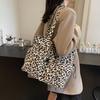 2025 New Leopard Print Casual Commuter Armpit Shoulder Bag Fashionable Retro Large Capacity Korean Tote Handbag