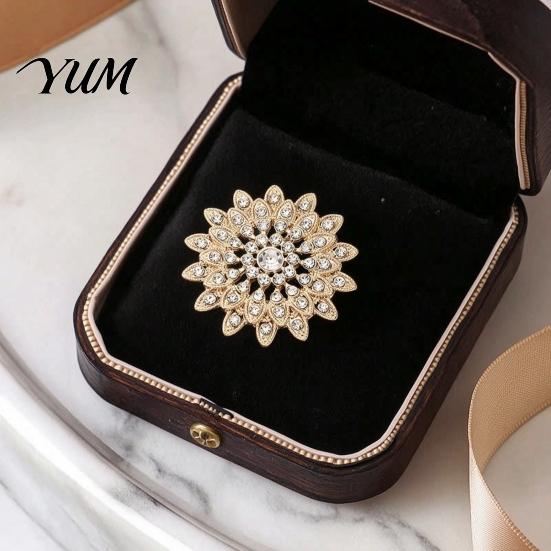Backpack Decoration Pin Sparkling Rhinestone Sunflower Brooch, Golden Plated Floral Lapel Vintage Flower Brooch Pin, Dainty Clothing Jewelry Accessory