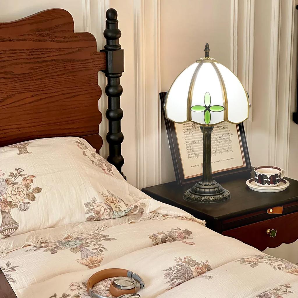 Современная лампа с абажуром из стекла и бронзовым основанием, 8 дюймов, домашний декор, настольная лампа с дизайном четырехлистного клевера для внутреннего освещения