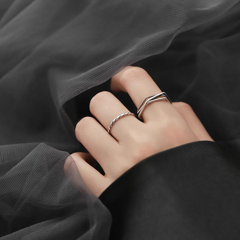 Open Thread Wavy Twist Line Ring Trendy Simple Retro Hollow Geometric Rhombus Ring Women