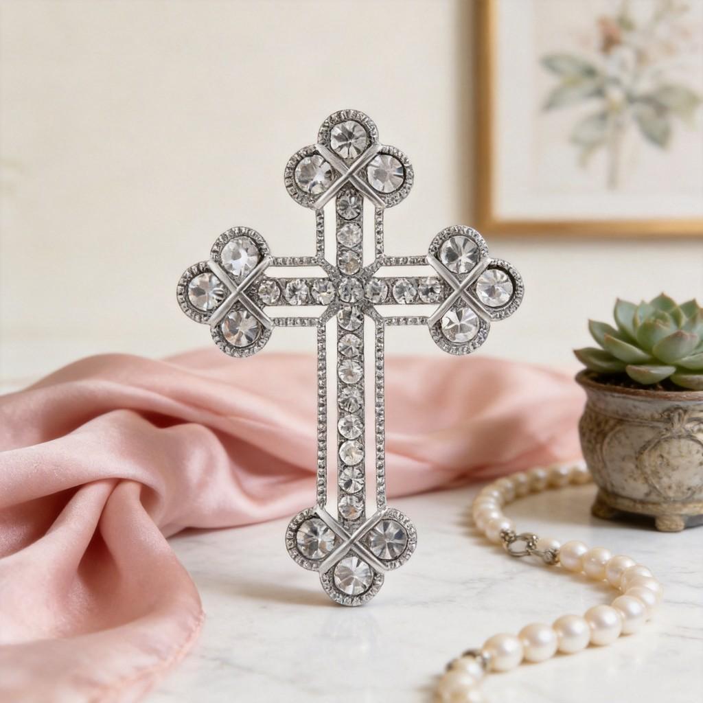 Cross Pendant Brooch For Men And Women With Zinc Alloy Finish For Formal Attire