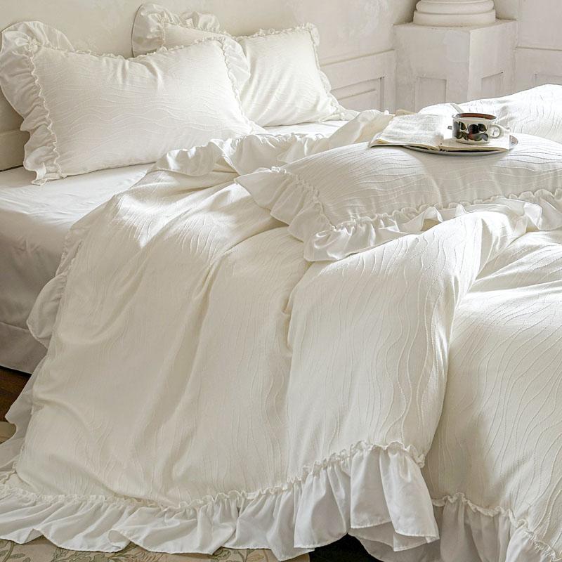 Французский принцессный стиль Кружева Рюши Свадебный постельный комплект Стиранный хлопок Мягкий пододеяльник Простыня/простыня на резинке Наволочки 4шт
