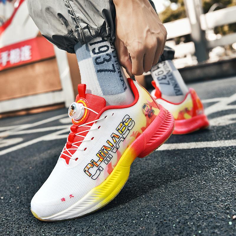 Летние новые дышащие сетчатые модные спортивные туфли для родителей и детей с вращающейся пряжкой, мужские туфли, амортизирующие повседневные кроссовки для бега, мужская прямая трансляция