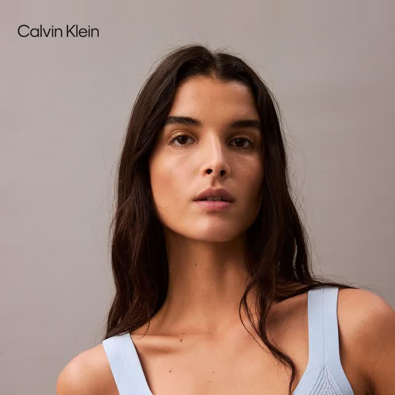 Calvin Klein Женская футболка-майка в рубчик с U-образным вырезом на спине