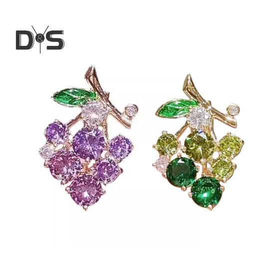 Women Brooch Floral Decor Stainless Hollow Exquisite Vintage Anti-slip Wear-resistant Coat Collar Hat Scarf Decoration Clothes Pin Garment Jewelry