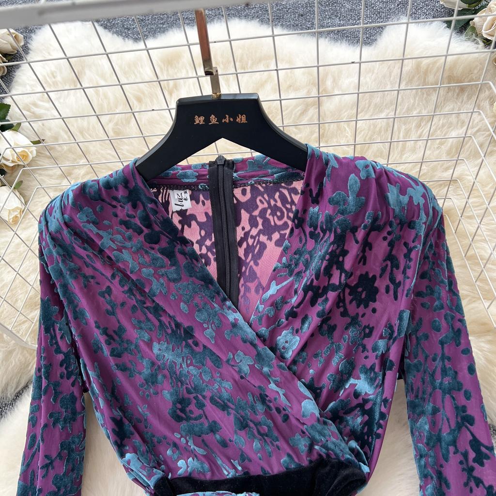 Винтажное платье с V-образным вырезом, элегантными длинными рукавами, шикарным флокированным принтом, вставками из бархата, облегающее, бандажное, вечернее, для улицы, зимняя одежда