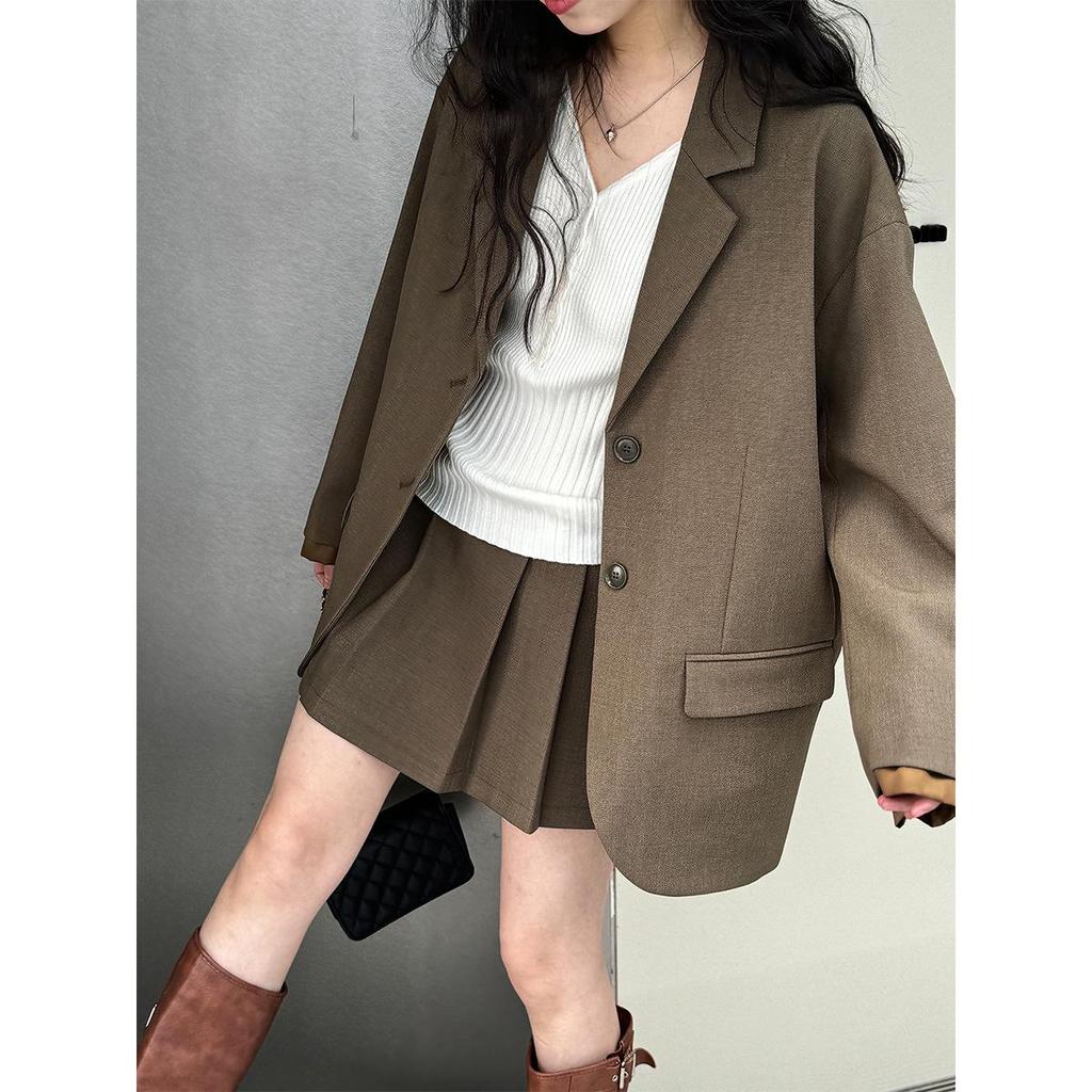 Женский повседневный костюм Luxi High-End в корейском стиле: Комплект из блейзера с манжетами и плиссированной юбки 8719