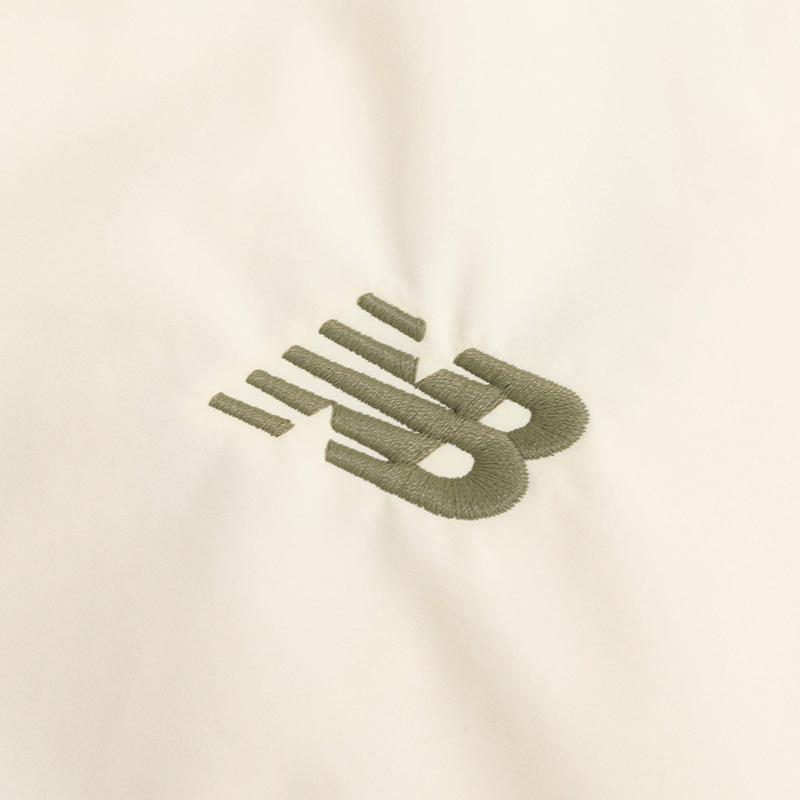 New Balance Куртки Мужские Бежевые С капюшоном Умеренные Другие AMJ51310-DEK
