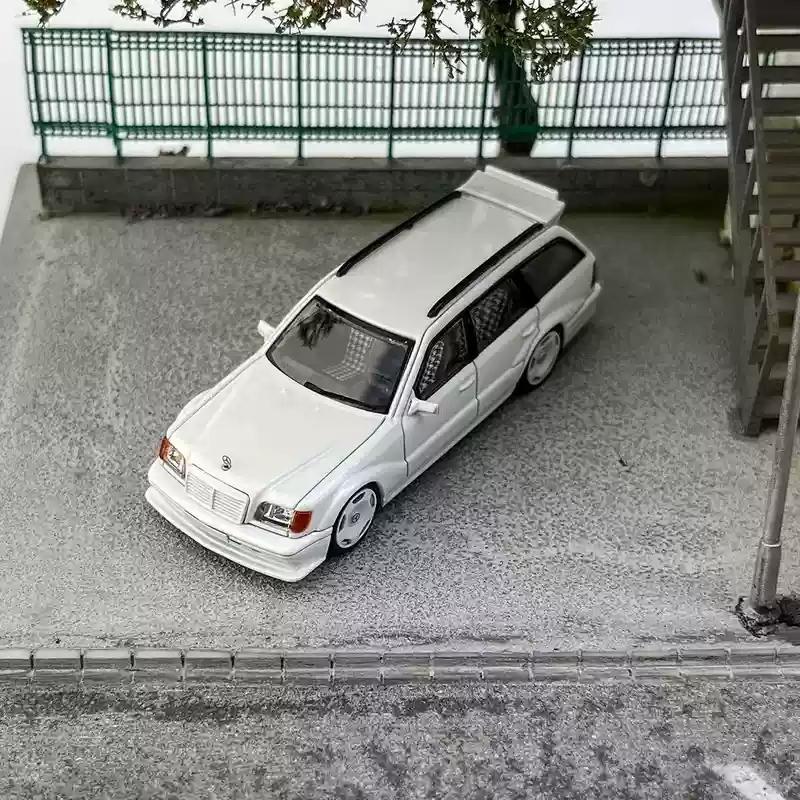 Mortal 1:64 Mercedes-benz S124 T Modeii Evo2 Clay Pot Travel Series Simulation Alloy Miniature Diecast Car Model Custom Toy Gift