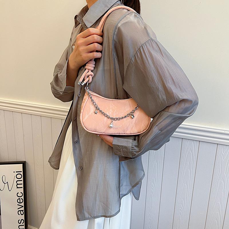 Niche Design Exquisite Bag Summer New Pearl Chain Underarm Bag Fashionable One-shoulder Crossbody Crescent Bag
