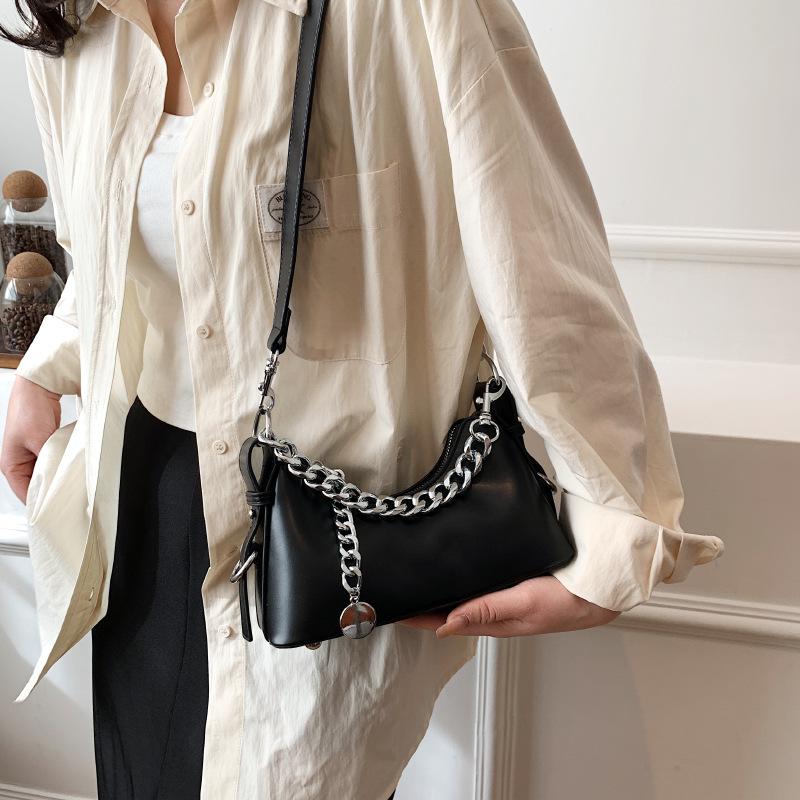 Маленькая сумка высокого класса женская модель 2025 года, популярная текстура в этом году, нишевая сумка через плечо, модная сумка-мессенджер