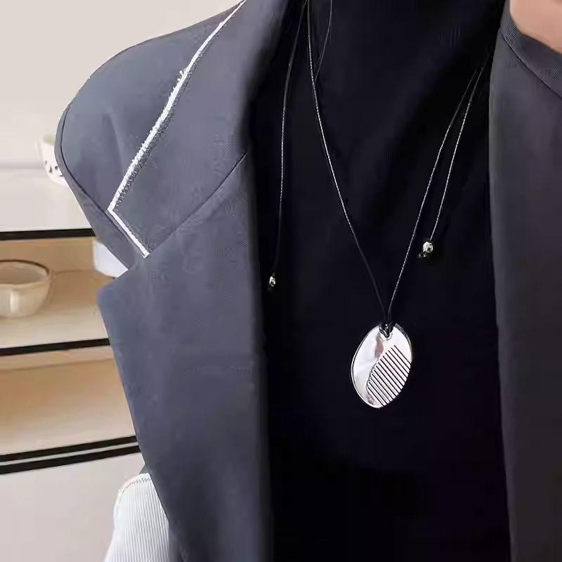 Mirror polished titanium steel comb sweater chain, long pull-out necklace, light luxury, high-end wearing accessories do not fade