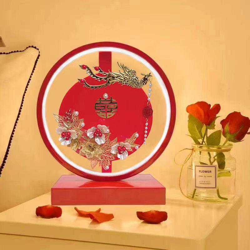 Свадебный вечный прикроватный светильник: Идеальный подарок для молодоженов и лучшей подруги, практичное приданое и декор для брачной спальни.