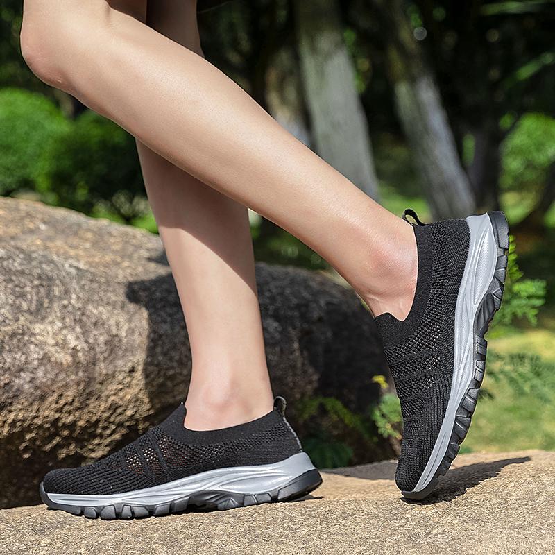 TUINANLE Мужская обувь без шнуровки, новые легкие прогулочные туфли, дышащая мужская летняя пляжная обувь, лоферы черного цвета