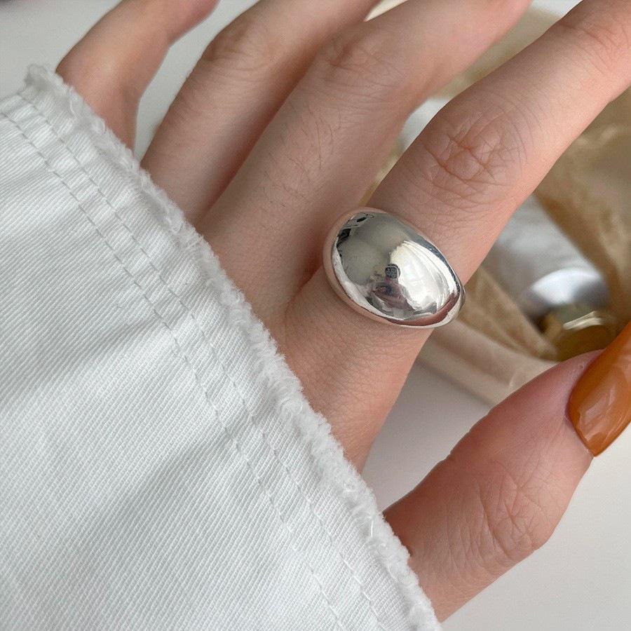 Trendy Minimalist Korean Vintage Stacking Rings for Women - Influencer-Approved Light Luxury Style.