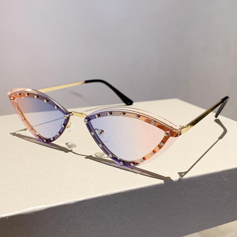 Vintage Punk Luxury Brand Designer Diamond Cat Eye Sunglasses Women Sun Glasses For Female Uv400 Trend Rimless Metal Rivet Shade