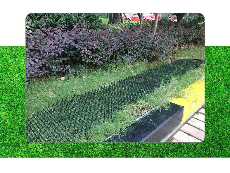 Pet Spike Mat: Cat & Dog Deterrent for Gardens - Protects Vegetables & Flower Beds